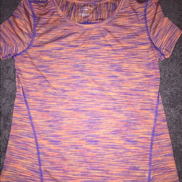 tek gear Tops - I’m selling a small women’s Tek Gear shirt